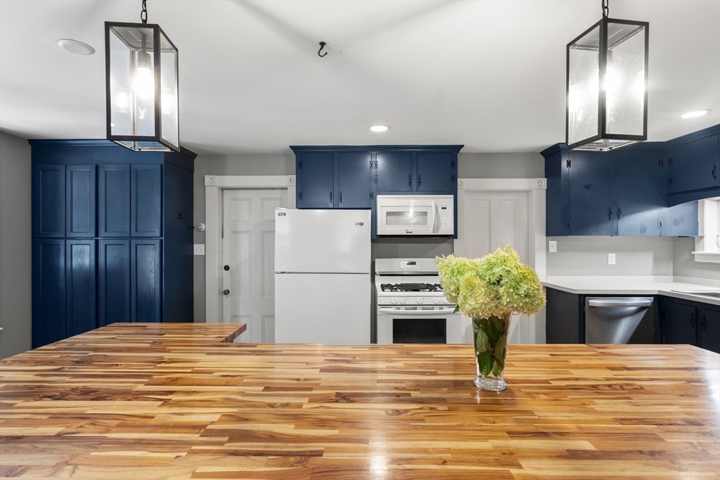 459 Mill Street Marion, MA 02738 - Photo 3 of 31