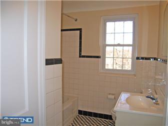 319 Overhill Road Wayne, PA 19087 - Photo 9 of 12 Bathroom