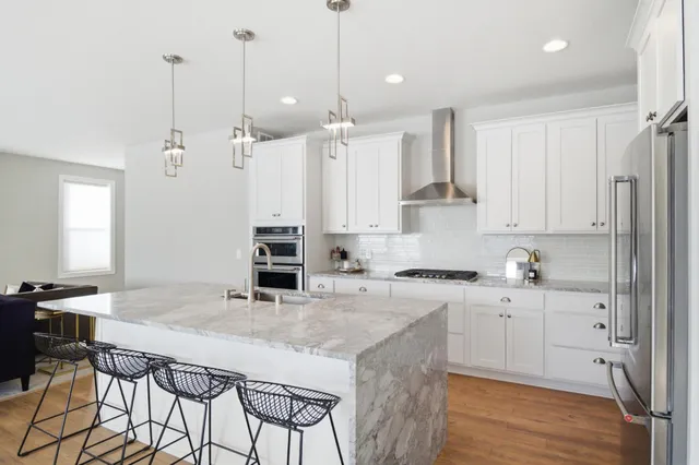 $718,000 | 11159 41st St Circle North, Lake Elmo, MN 55042