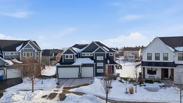 $718,000 | 11159 41st St Circle North, Lake Elmo, MN 55042