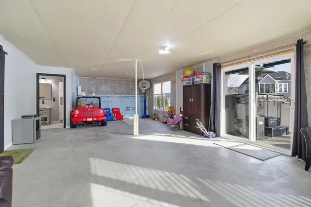 $718,000 | 11159 41st St Circle North, Lake Elmo, MN 55042