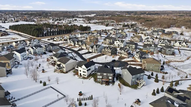 $718,000 | 11159 41st St Circle North, Lake Elmo, MN 55042