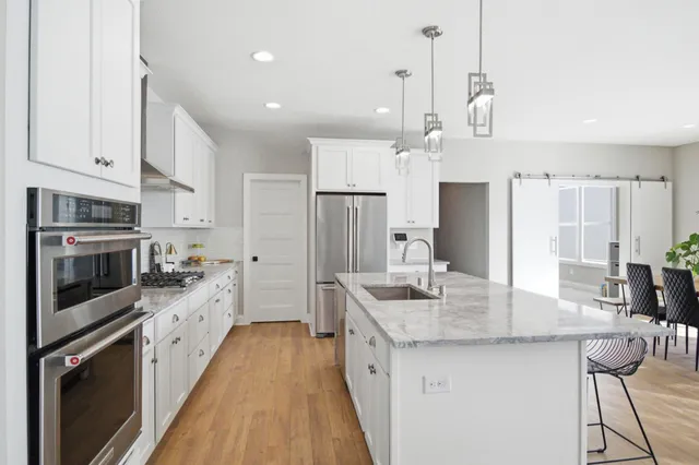 $718,000 | 11159 41st St Circle North, Lake Elmo, MN 55042