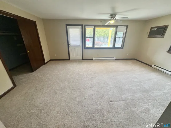 $1,500 | 302 Boston Post Road, Unit 14, Waterford, CT 06385