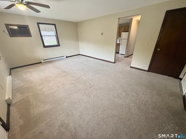 $1,500 | 302 Boston Post Road, Unit 14, Waterford, CT 06385