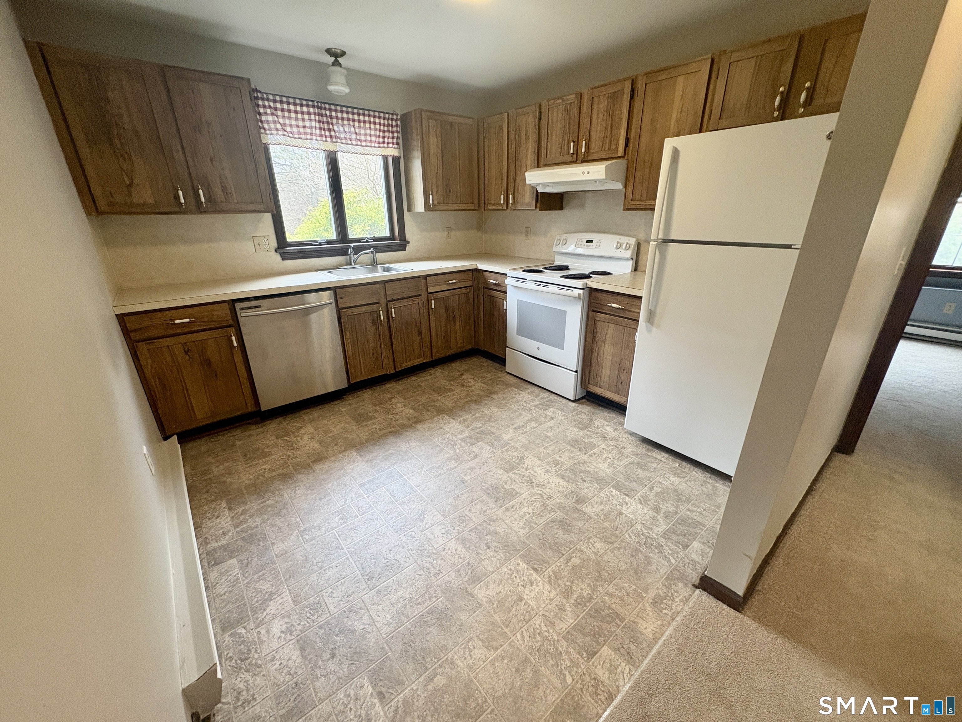 302 Boston Post Road, Unit 14 Waterford, CT 06385 - Photo 6 of 9