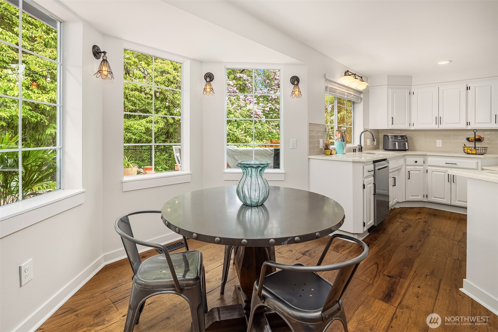 4938 Narbeck Avenue Everett, WA 98203 - Photo 11 of 40 a dining room with furniture and window