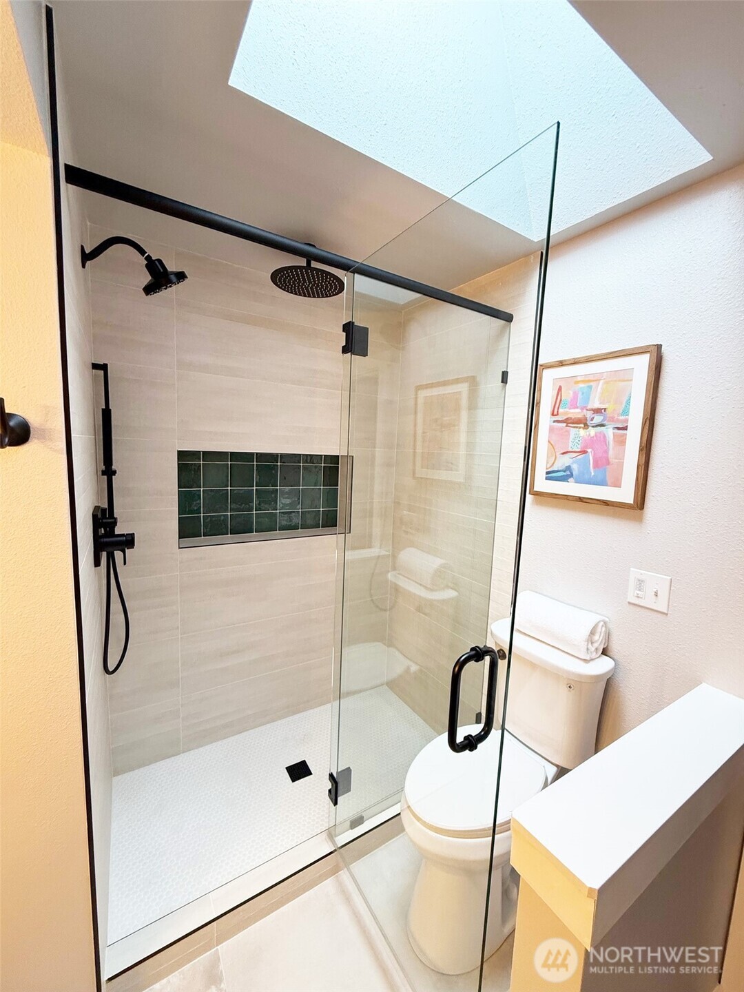 4938 Narbeck Avenue Everett, WA 98203 - Photo 20 of 40 a bathroom with a shower toilet and sink