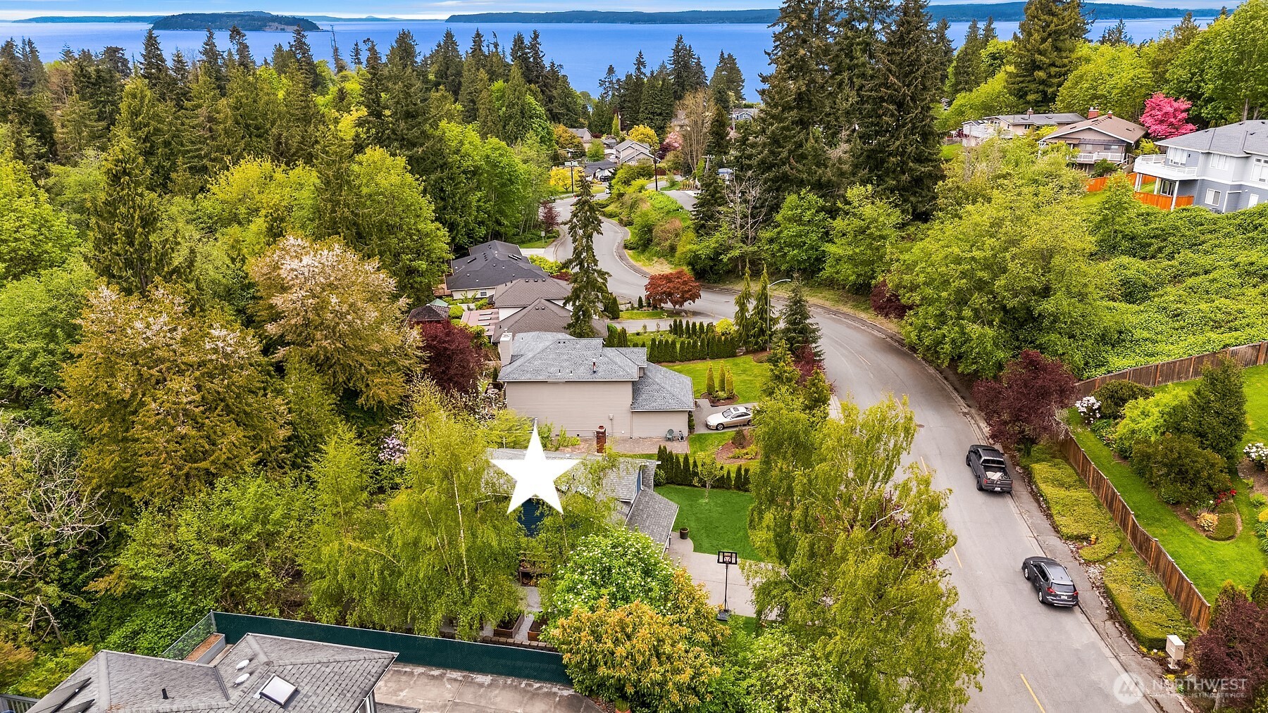 4938 Narbeck Avenue Everett, WA 98203 - Photo 36 of 40 an aerial view of residential houses with outdoor space