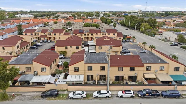 $239,999 | 2412 West 52nd Terrace, Unit 77, Hialeah, FL 33016