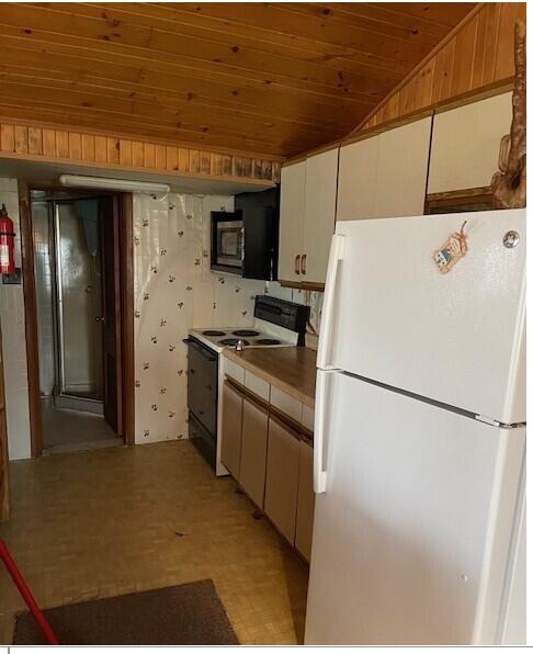 7607 Hakes Road Reading, MI 49274 - Photo 7 of 11 7607 Hakes Rd Pic 2