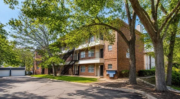 $995 | 2100 San Gabriel Street, Unit 104, Austin, TX 78705