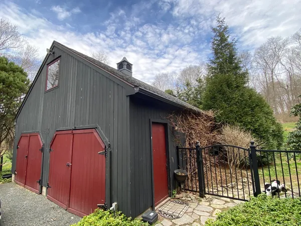 $1,600 | 592 Horse Pond Road, Madison, CT 06443