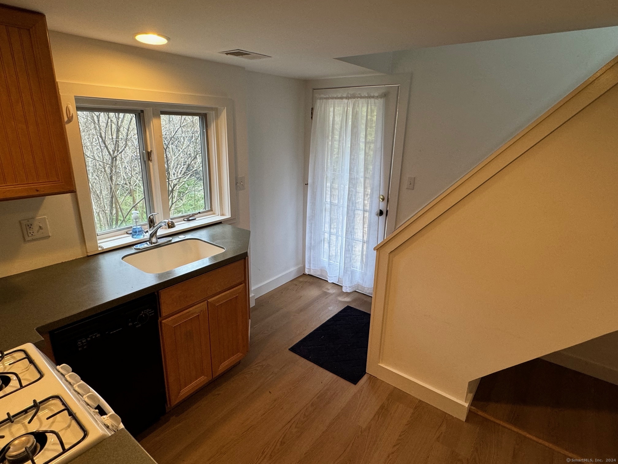 592 Horse Pond Road Madison, CT 06443 - Photo 16 of 33