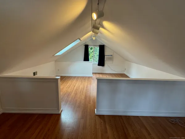 $1,600 | 592 Horse Pond Road, Madison, CT 06443