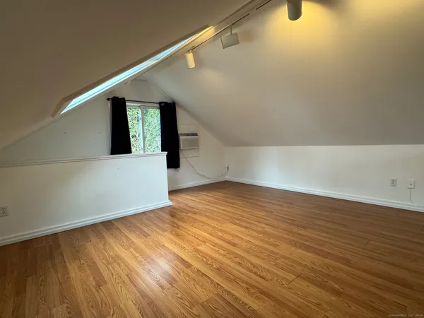 $1,600 | 592 Horse Pond Road, Madison, CT 06443