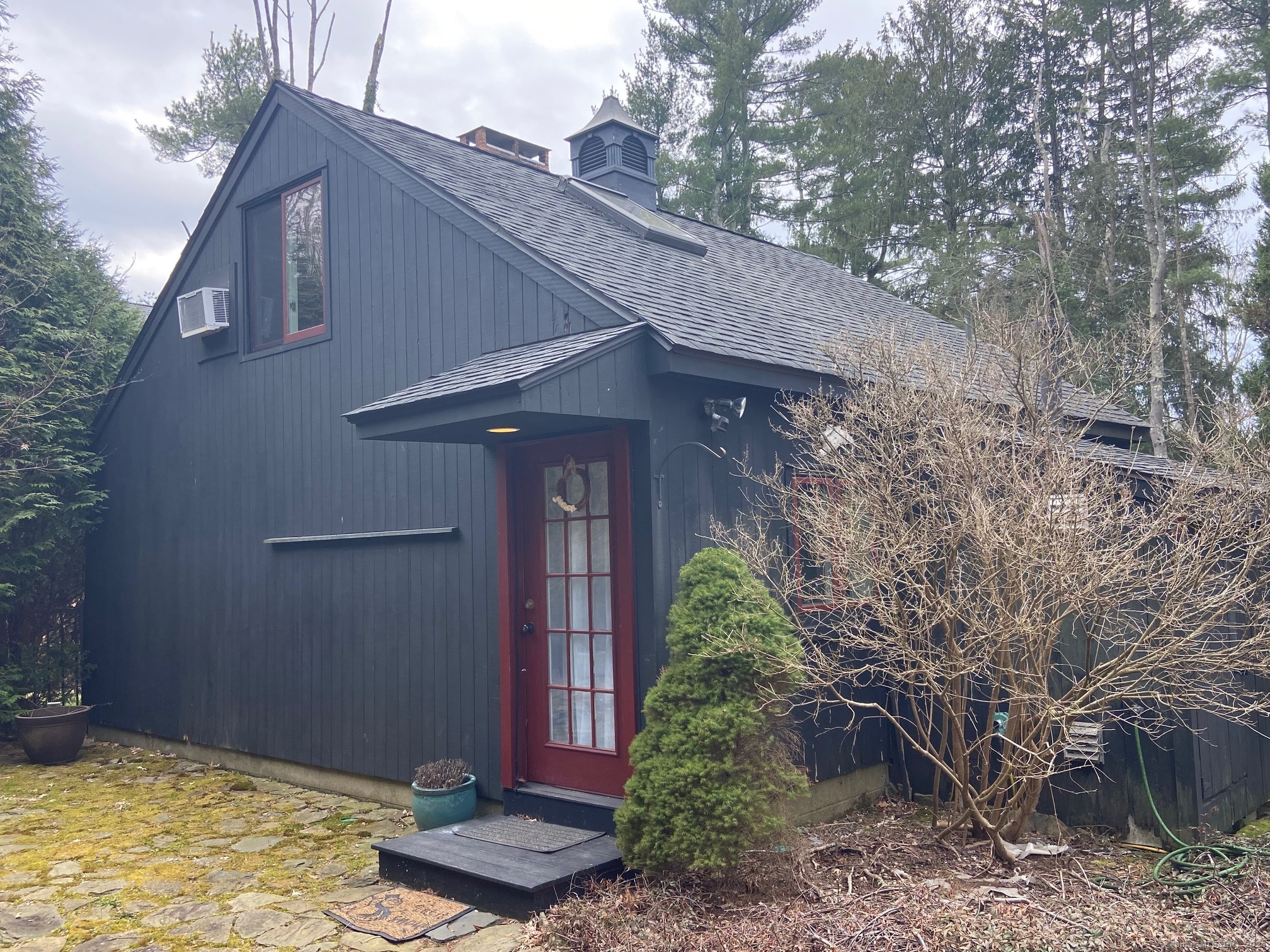 592 Horse Pond Road Madison, CT 06443 - Photo 3 of 33