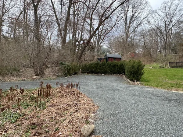 $1,600 | 592 Horse Pond Road, Madison, CT 06443
