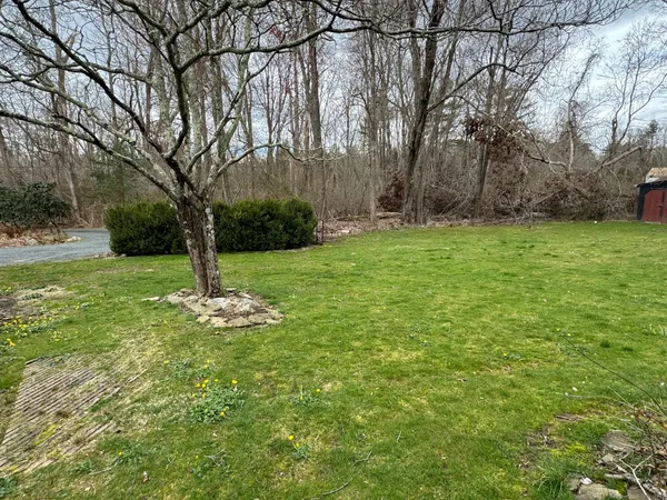 $1,600 | 592 Horse Pond Road, Madison, CT 06443