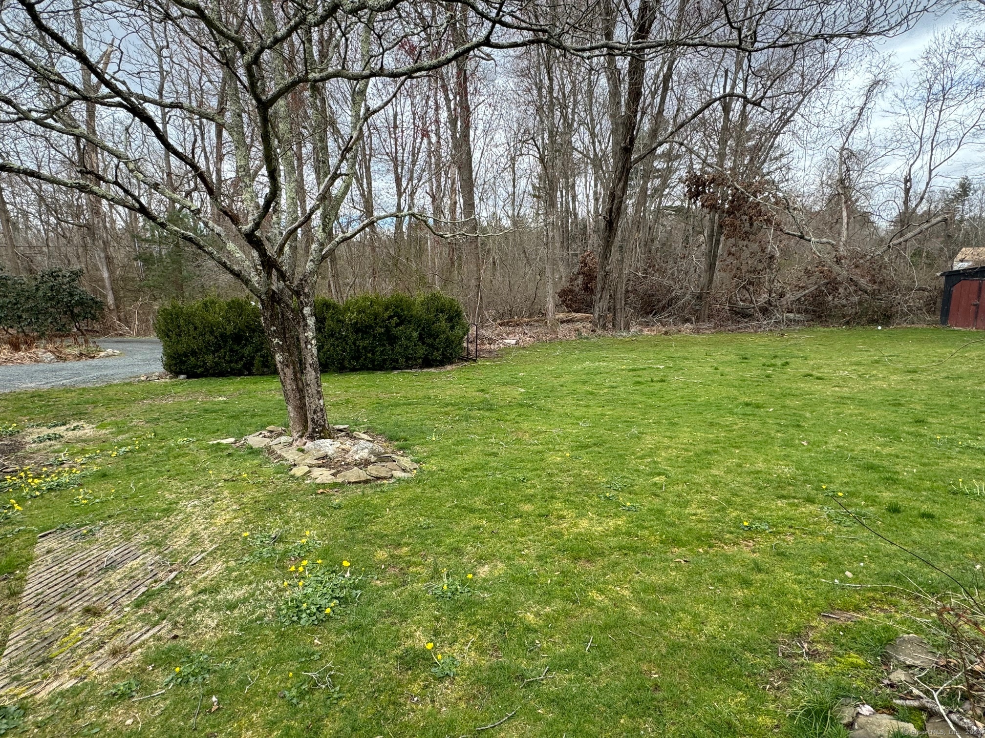 592 Horse Pond Road Madison, CT 06443 - Photo 6 of 33