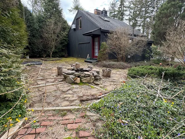 $1,600 | 592 Horse Pond Road, Madison, CT 06443