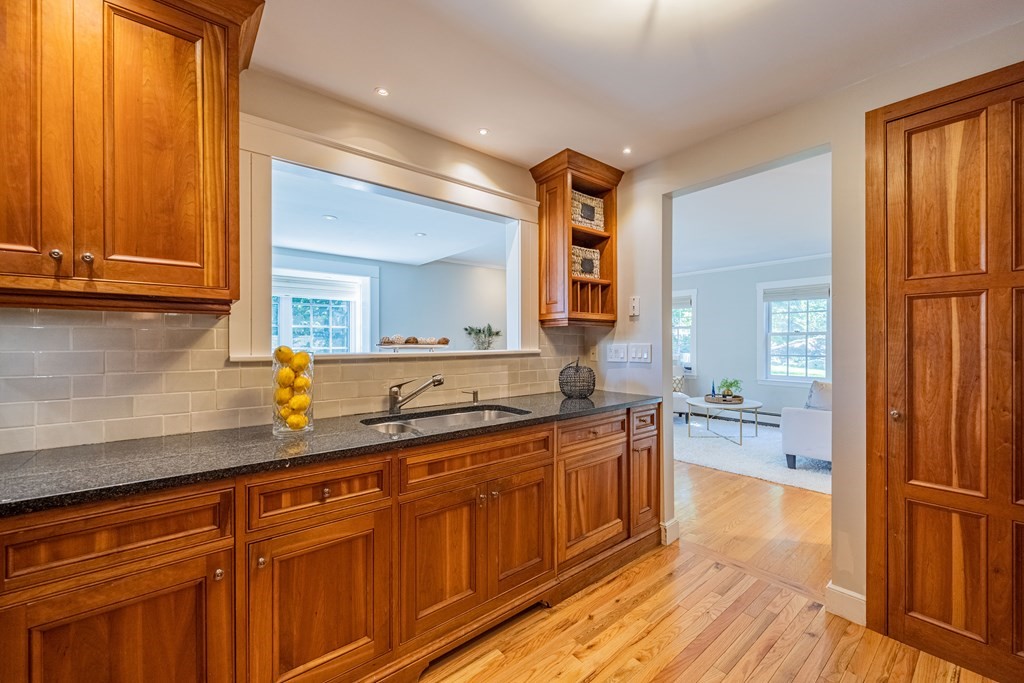 4 Gibson Road, Unit 2 Lexington, MA 02420 - Photo 14 of 42
