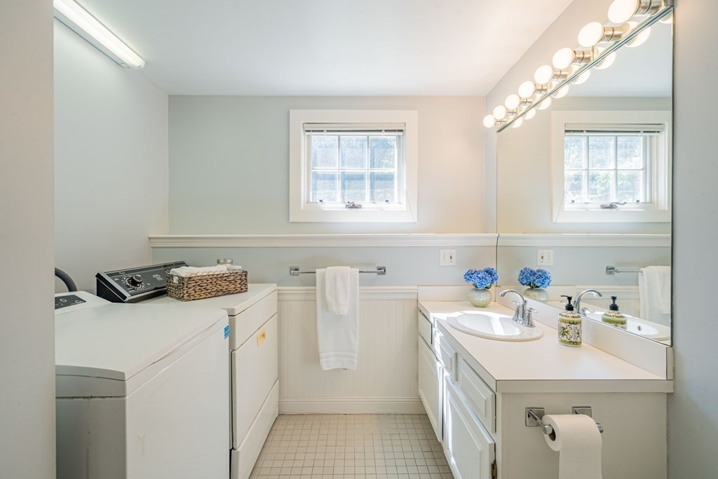 4 Gibson Road, Unit 2 Lexington, MA 02420 - Photo 38 of 42