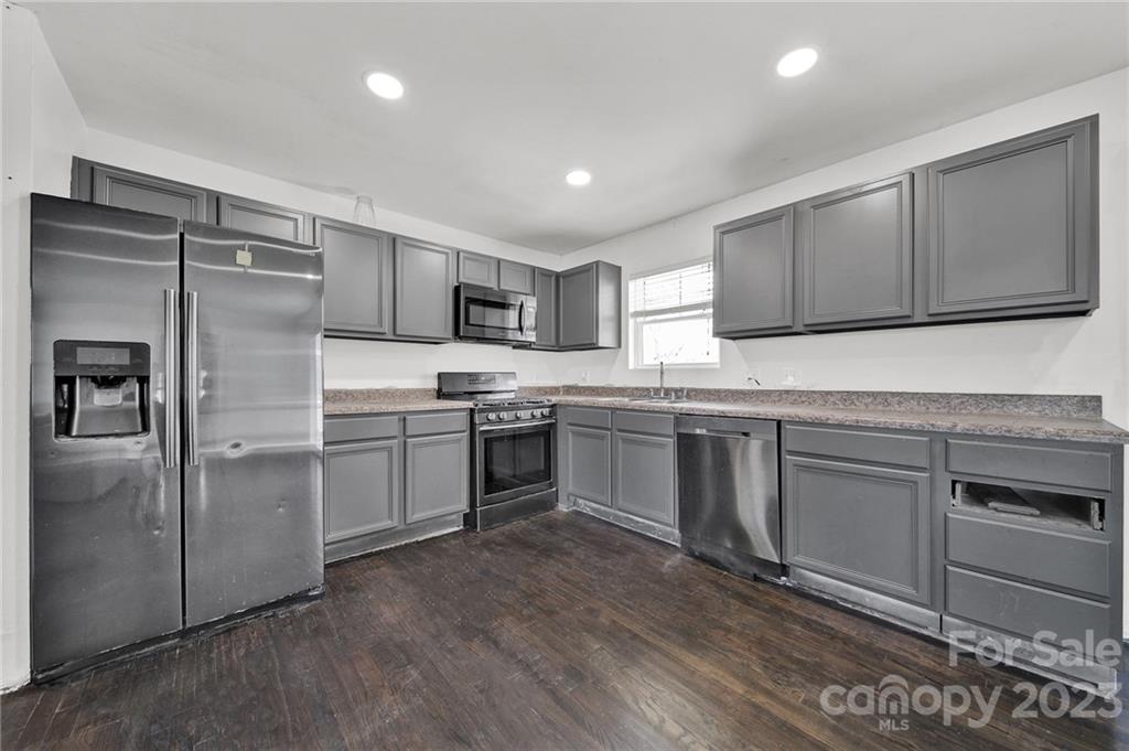 507 Lakeview Road Fort Mill, SC 29715 - Photo 7 of 36 Gallery Image 7