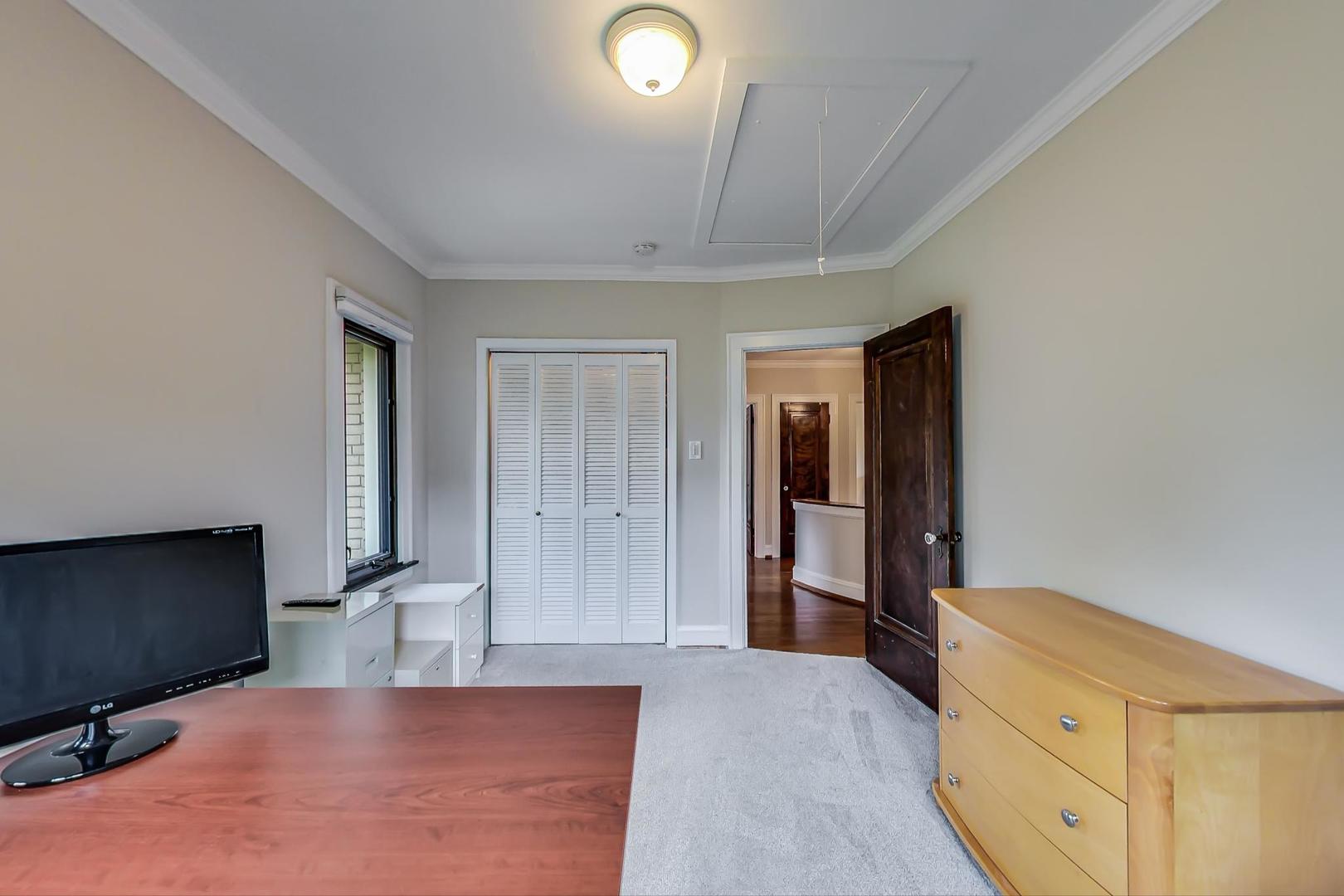 154 Akenside Road Riverside, IL 60546 - Photo 41 of 65