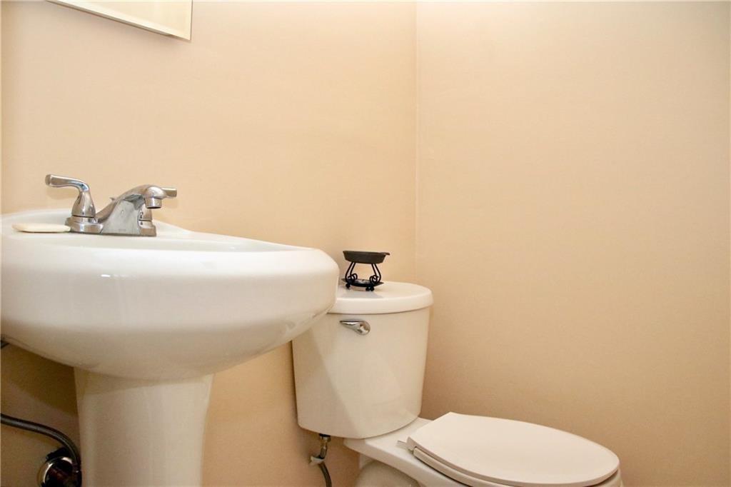 421 Foster Road Staten Island, NY 10309 - Photo 12 of 26 Gallery Image 12