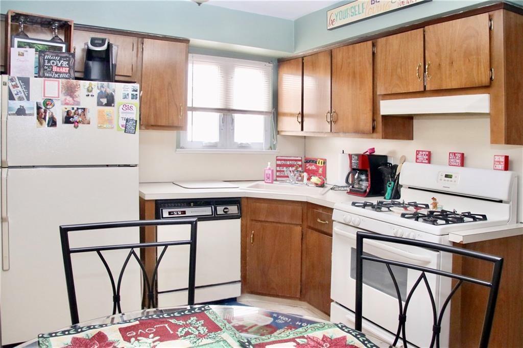 421 Foster Road Staten Island, NY 10309 - Photo 18 of 26 Gallery Image 18