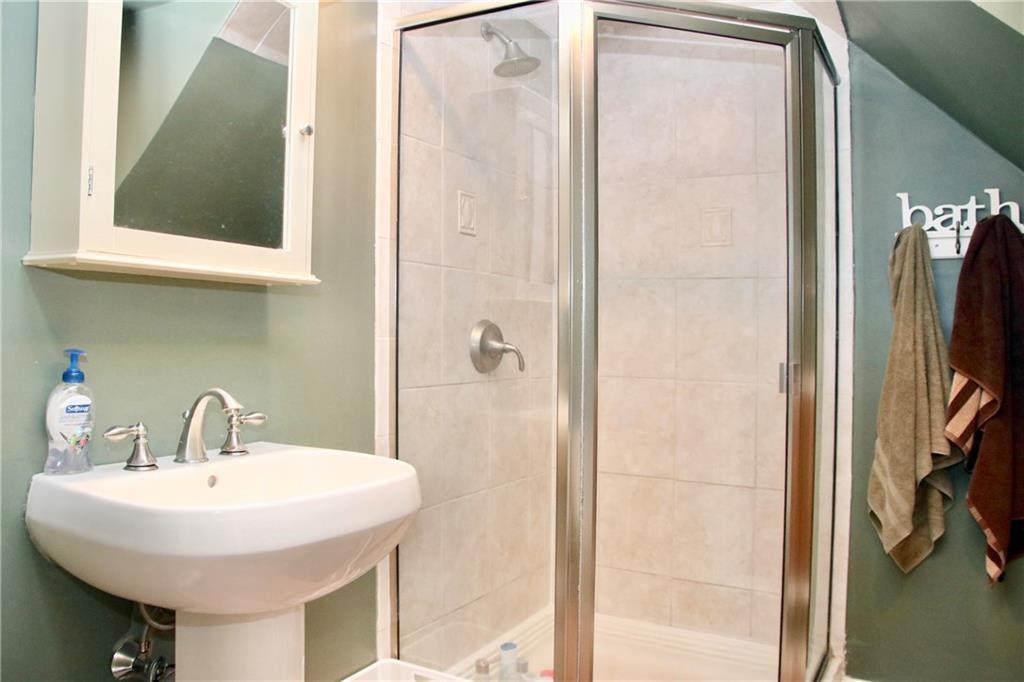 421 Foster Road Staten Island, NY 10309 - Photo 20 of 26 Gallery Image 20