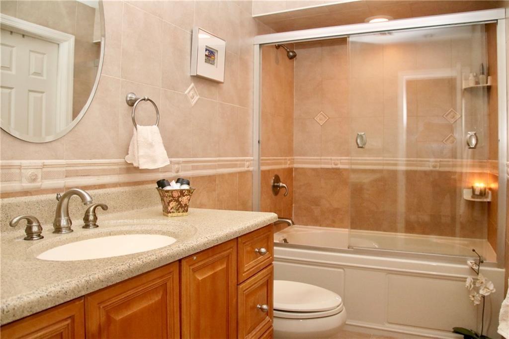 421 Foster Road Staten Island, NY 10309 - Photo 7 of 26 Gallery Image 7