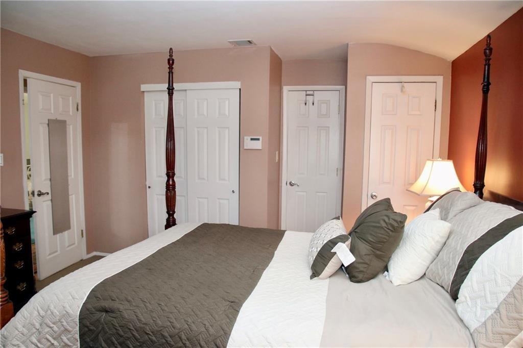 421 Foster Road Staten Island, NY 10309 - Photo 9 of 26 Gallery Image 9