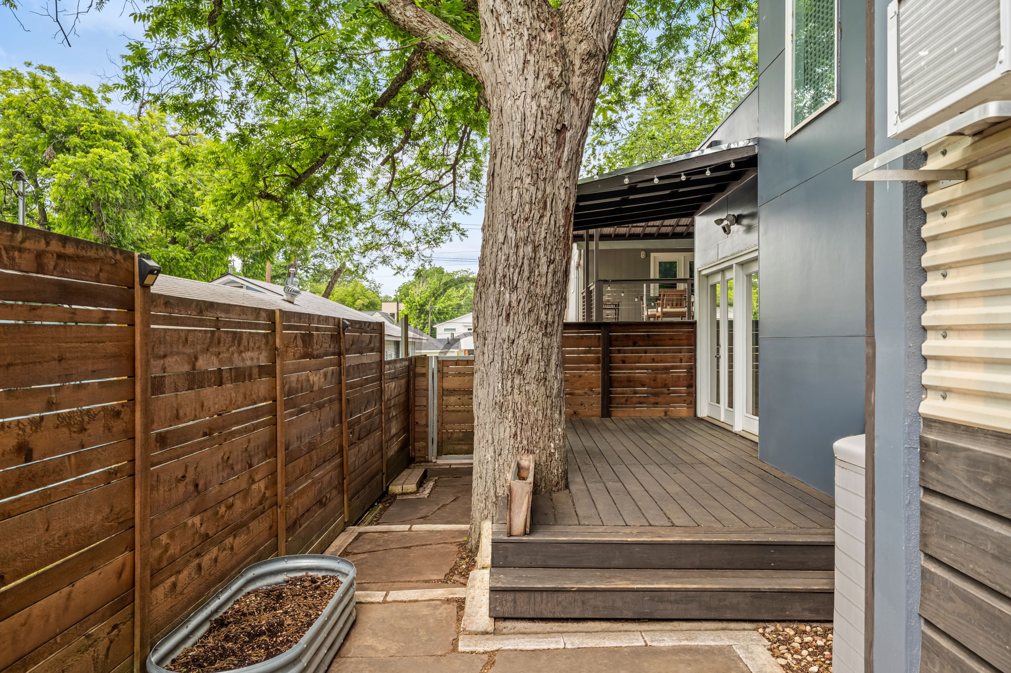 2202 Garden Street Austin, TX 78702 - Photo 26 of 37 B unit outdoor space