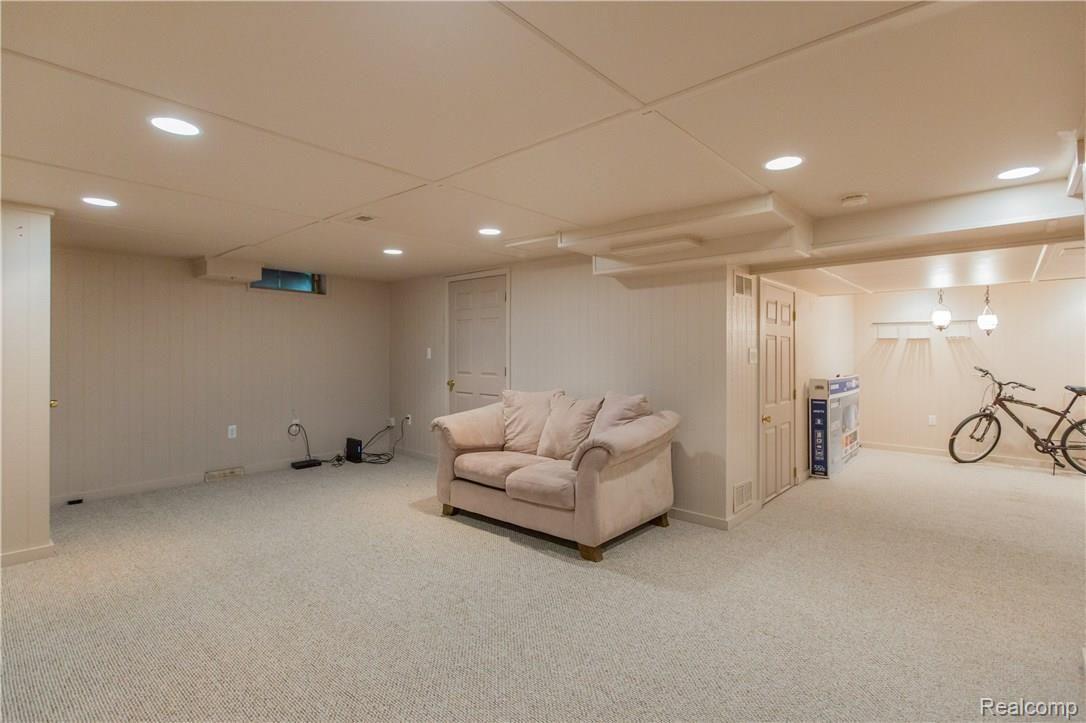 1754 Tremont Road Canton, MI 48188 - Photo 24 of 30 24.jpg
