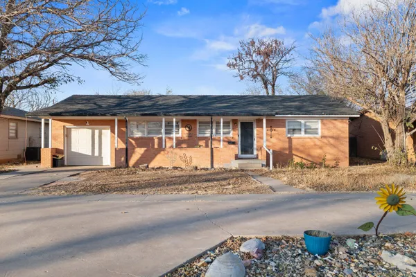 $195,000 | 407 Pine Street, Levelland, TX 79336