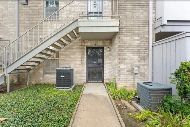 $1,250 | 10871 Braes Bend Drive, Unit 10871, Houston, TX 77071