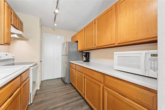 $1,250 | 10871 Braes Bend Drive, Unit 10871, Houston, TX 77071