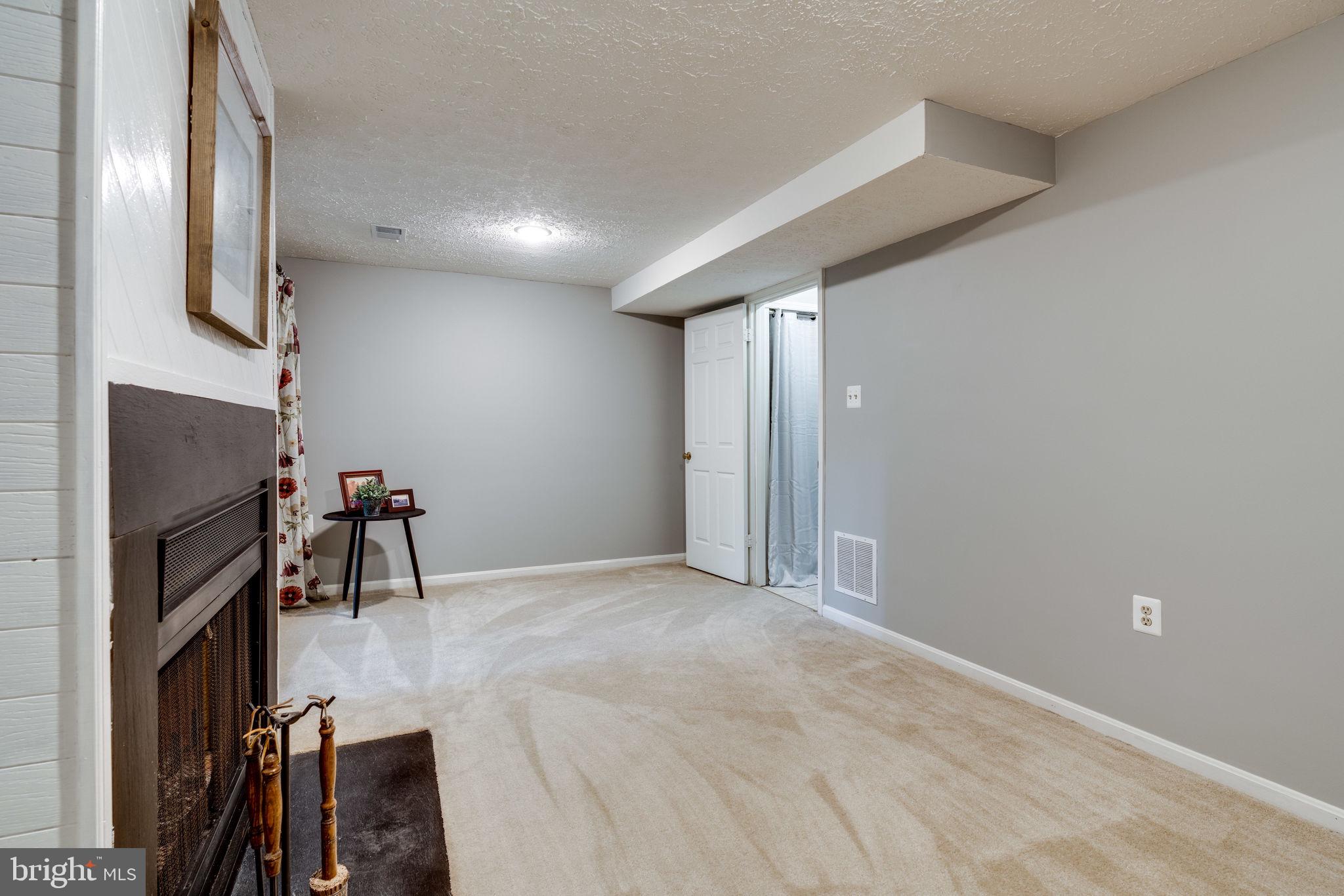 7371 Stream Way Springfield, VA 22152 - Photo 34 of 58 Gallery Image 34