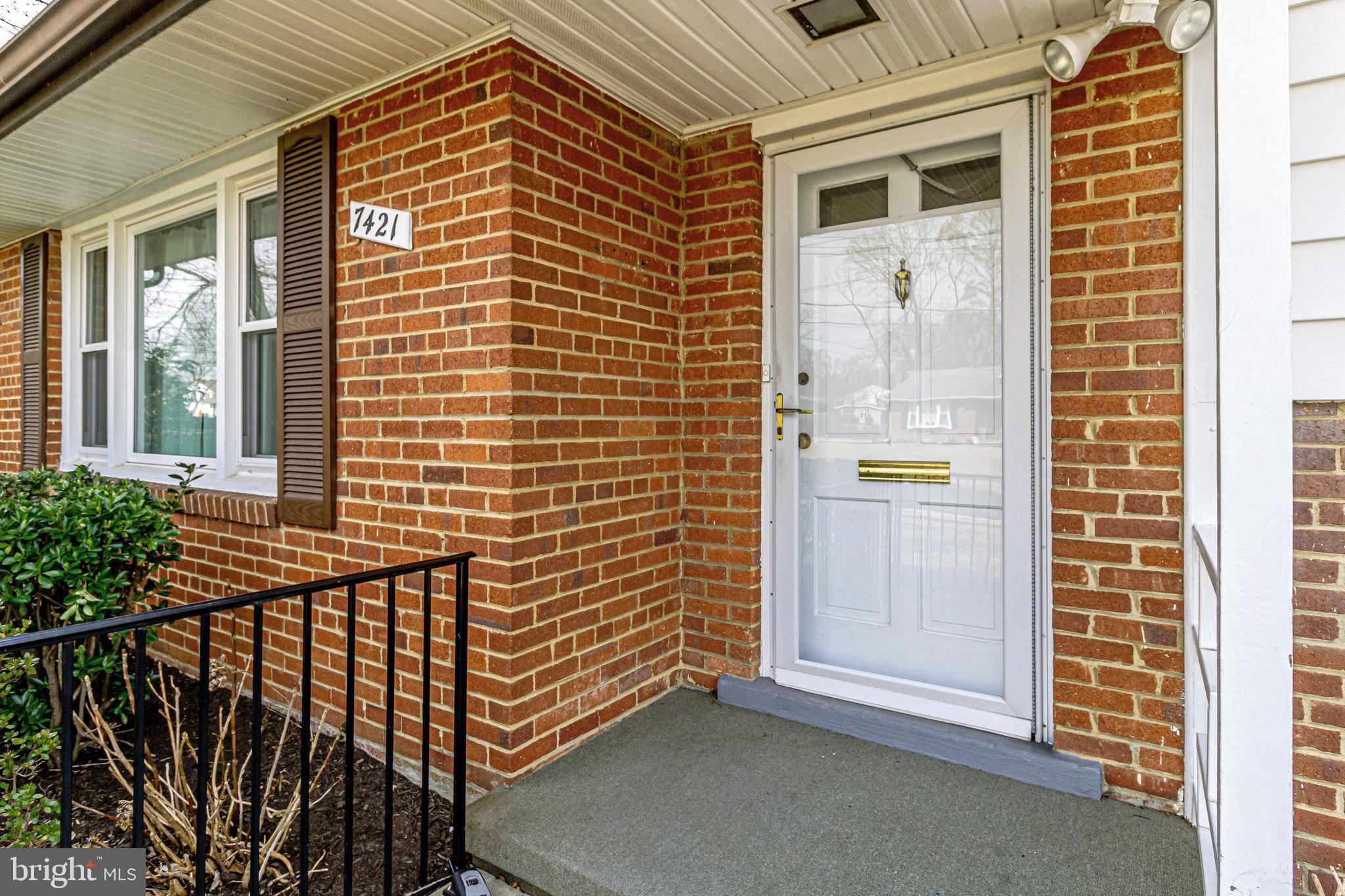 7421 Grace Street Springfield, VA 22150 - Photo 15 of 32 7421 GRACE STREET ." COME ON IN FOR YOUR HOME TOUR