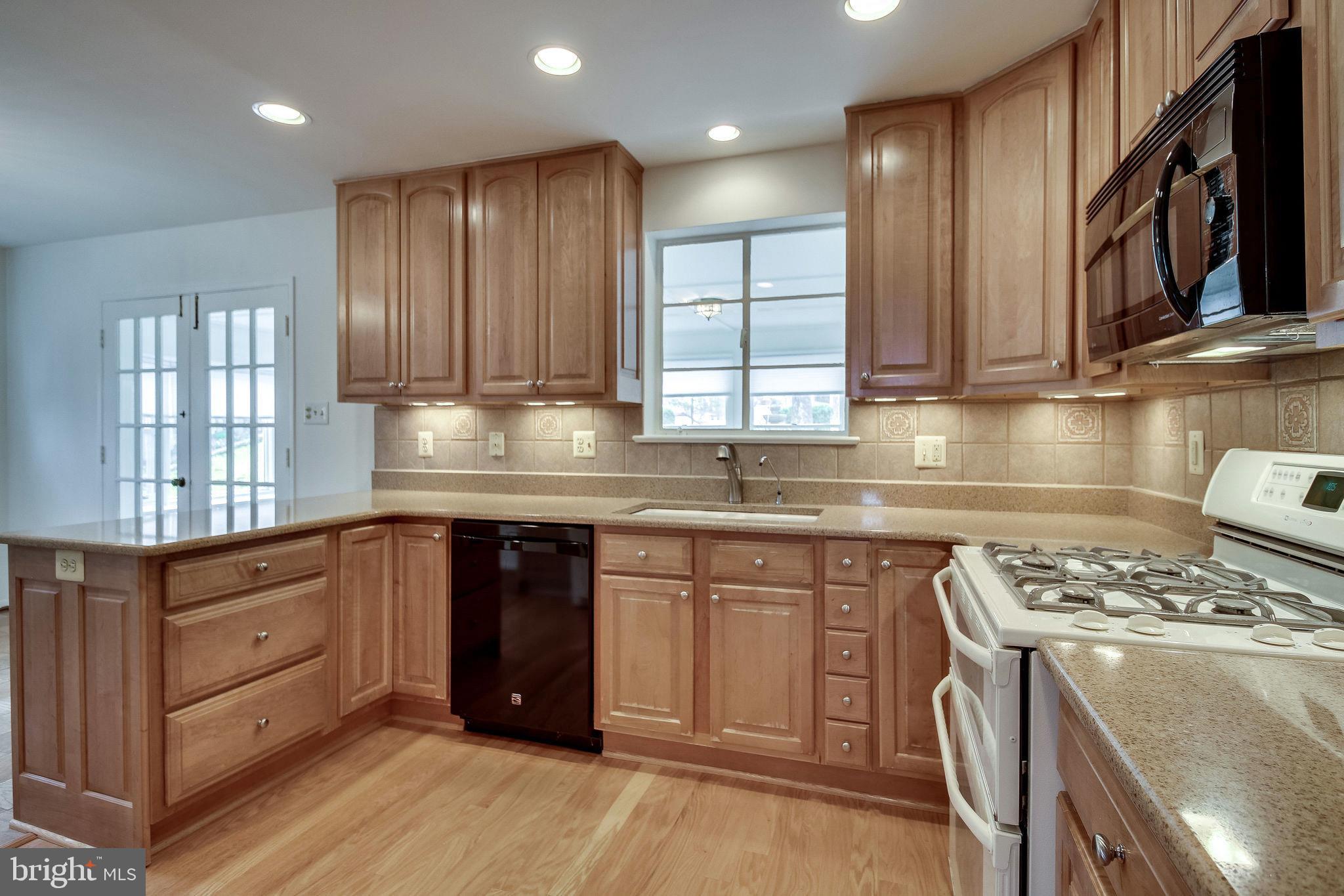 7421 Grace Street Springfield, VA 22150 - Photo 22 of 32 GAS STOVE/DOUBLE OVEN/CONVECTION MICROWAVE/PANTRY
