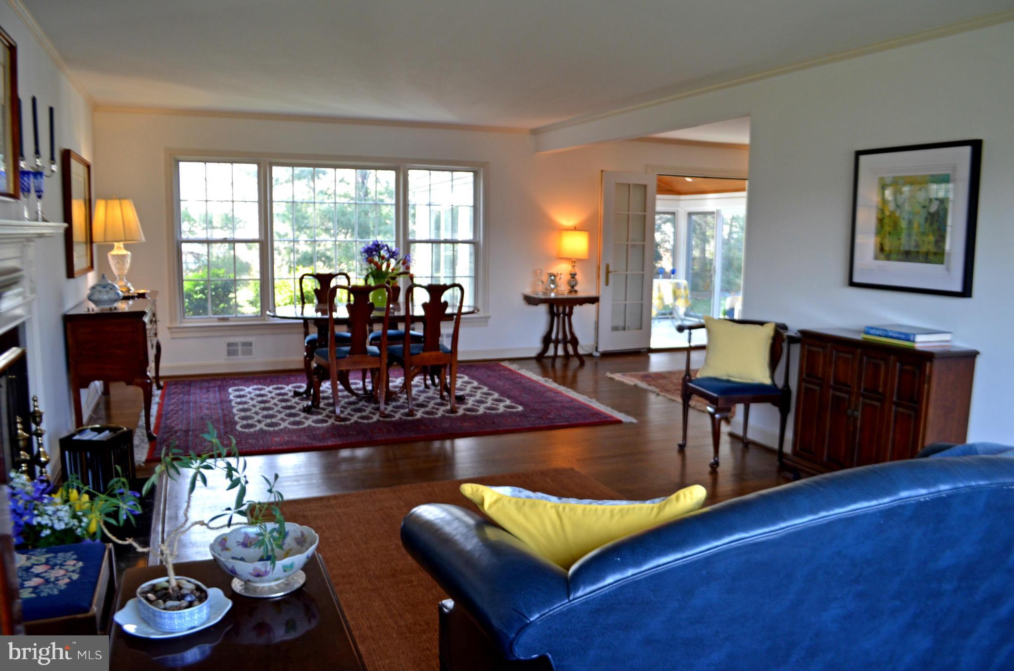 257 Providence Road Annapolis, MD 21409 - Photo 7 of 30 a living room with furniture and a large window