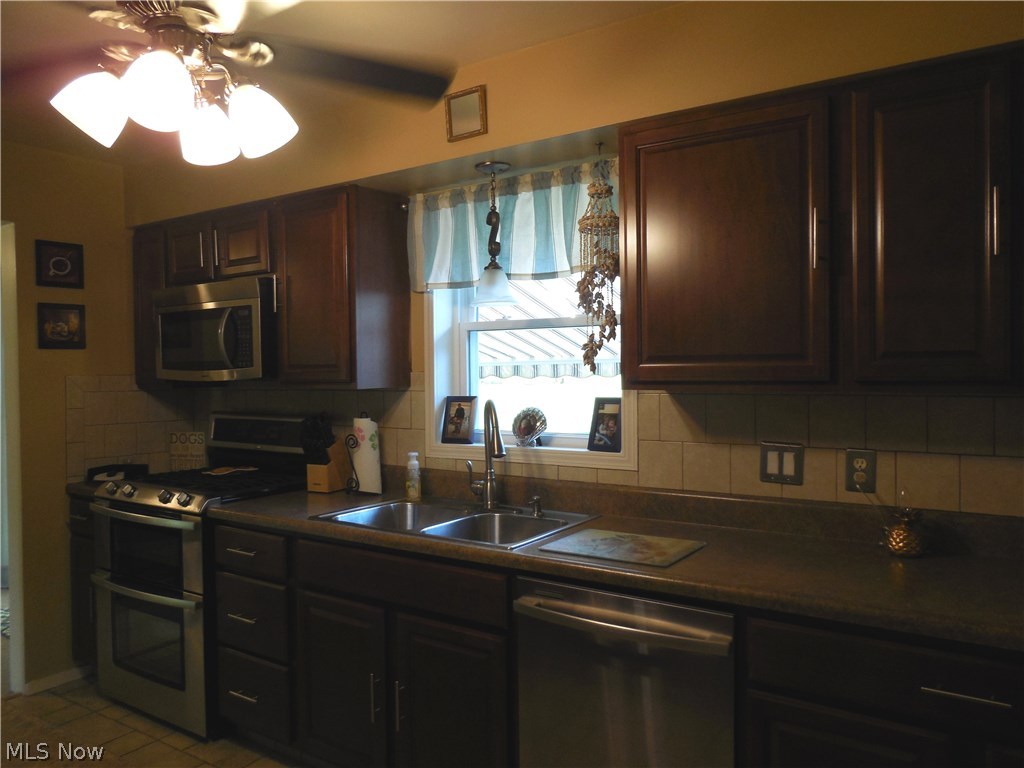 29444 White Road Wickliffe, OH 44092 - Photo 5 of 15 Gallery Image 5