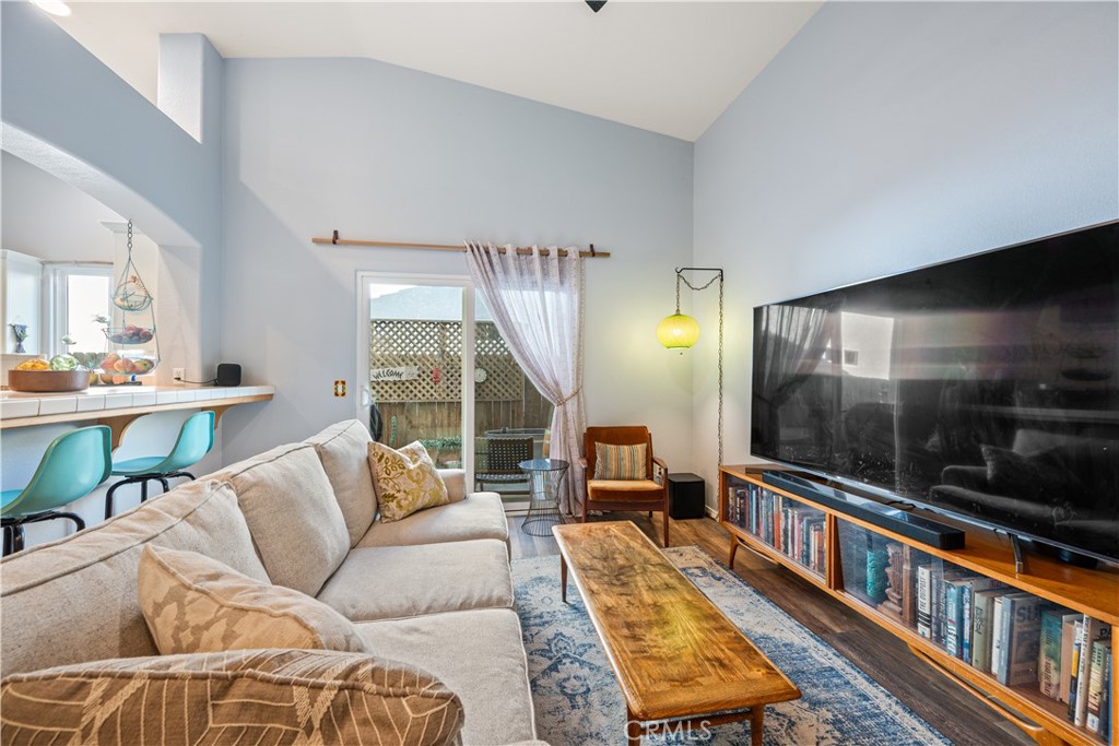 121 Headwaters Road Templeton, CA 93465 - Photo 11 of 37 Family room