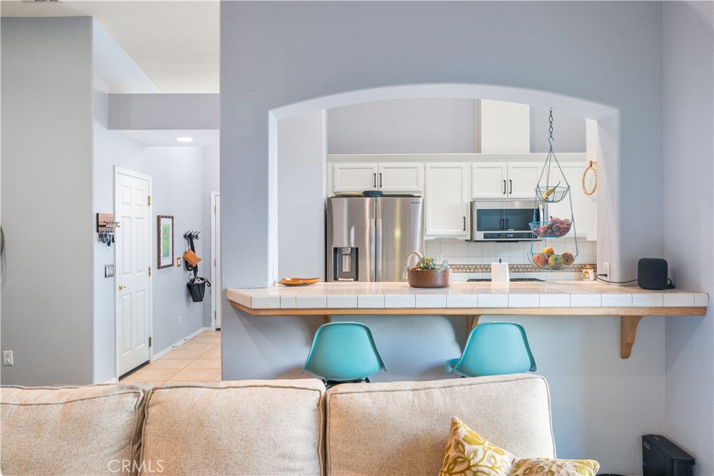 121 Headwaters Road Templeton, CA 93465 - Photo 13 of 37 Breakfast bar