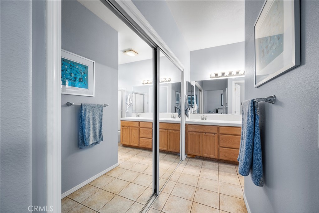 121 Headwaters Road Templeton, CA 93465 - Photo 21 of 37 Primary bathroom