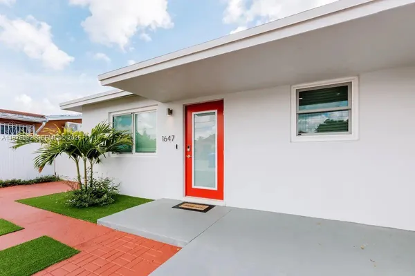 $1,100,000 | 1647 Northwest 29th Avenue, Miami, FL 33125