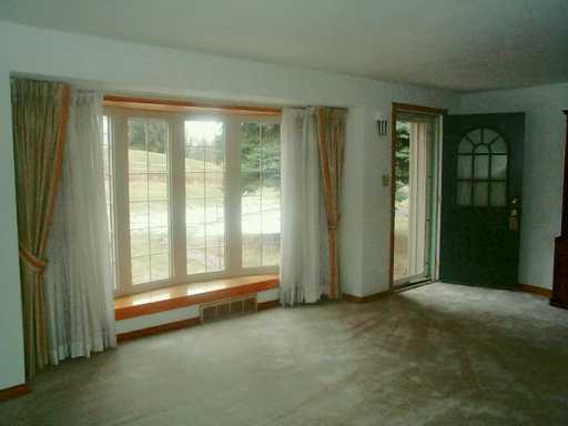 113 Ridge Road Pittsburgh, PA 15237 - Photo 4 of 5 Gallery Image 4