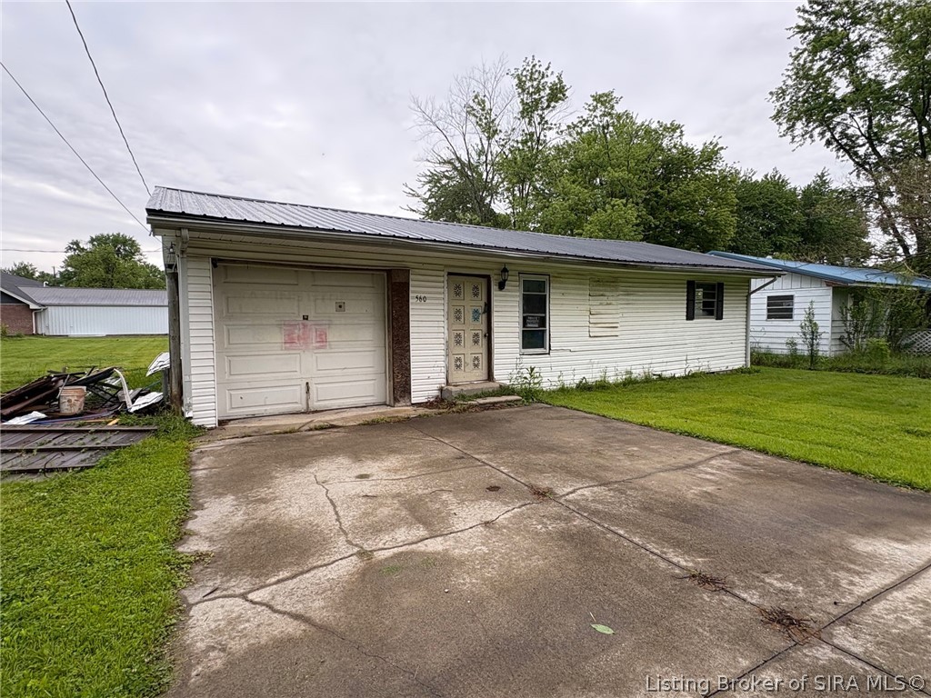 560 North Street Austin, IN 47102 - Photo 3 of 5